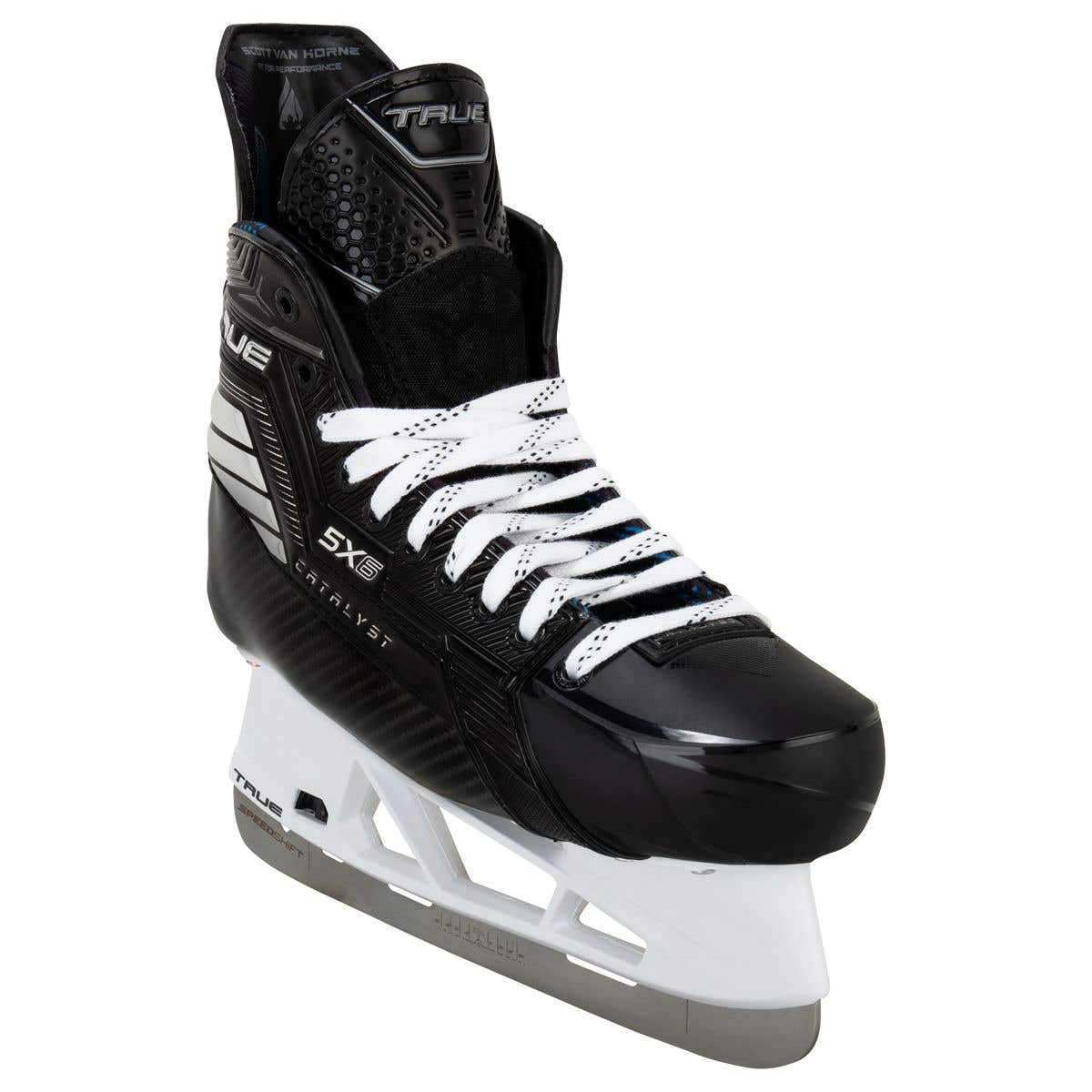 True Catalyst 5X6 hockey skate